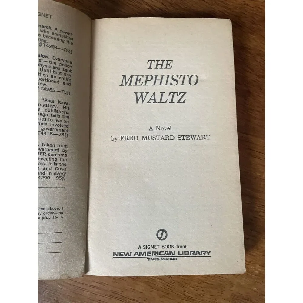 The Mephisto Waltz Fred Mustard Stewart 1970 First Printing Signet Vintage PB